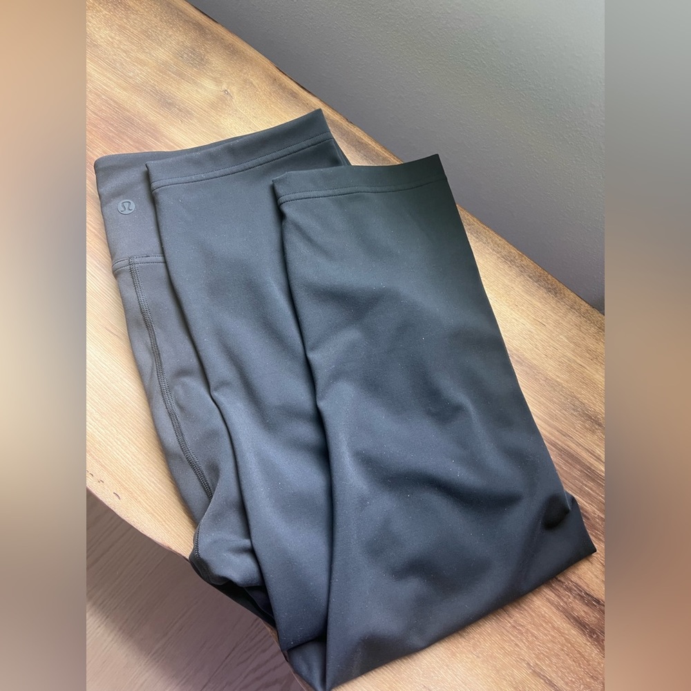 Lululemon InStill HR Crop 21" black size 12 NWOT